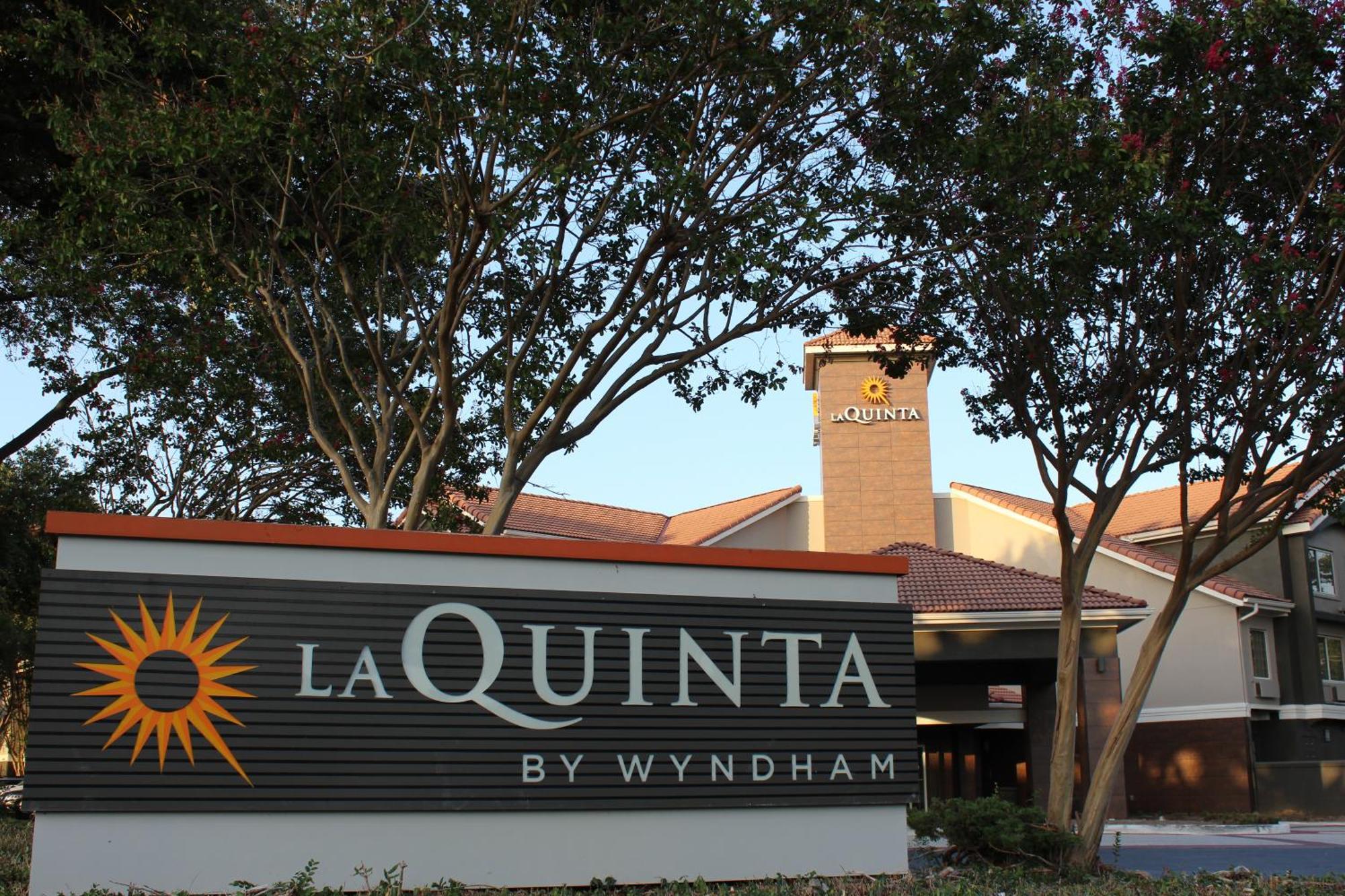 La Quinta By Wyndham Dallas - Addison Galleria Exteriér fotografie